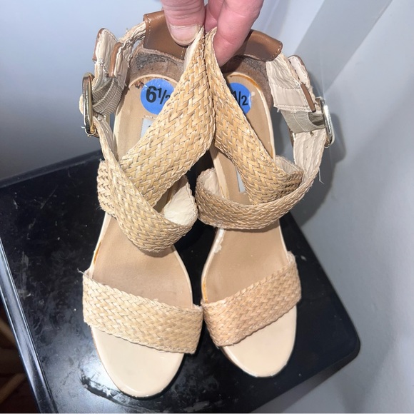 Steve Madden Basket Weave Wedges • Sz 6.5 • Wraps Around Ankle • Beige/Tan • EUC - Picture 9 of 17